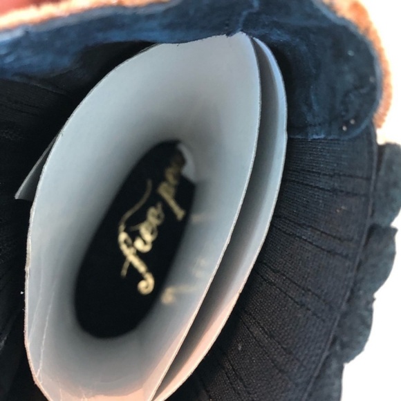 Free People James Chelsea Ankle Velvet Boots - Picture 15 of 16